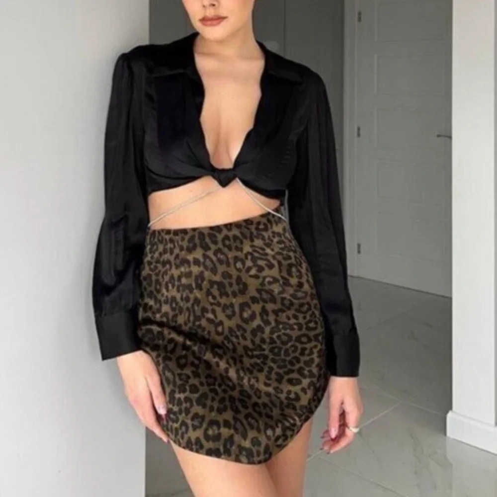 Zara mini leopard print cheetah mini satin skirt - Picture 2 of 9